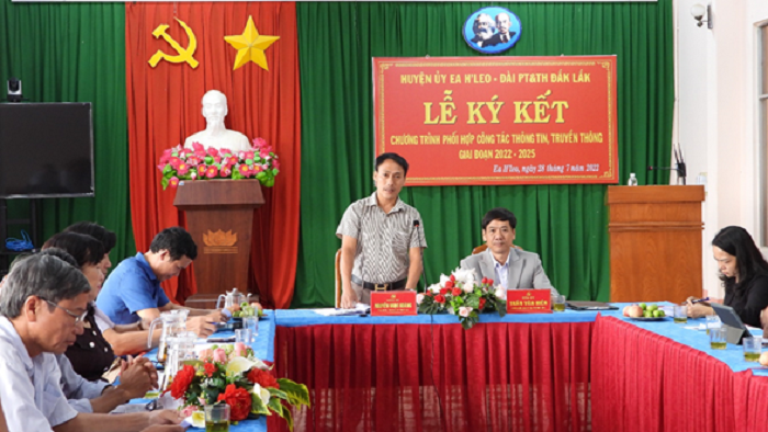 Dai tinh va Huyen uy ky ket phoi hop 1